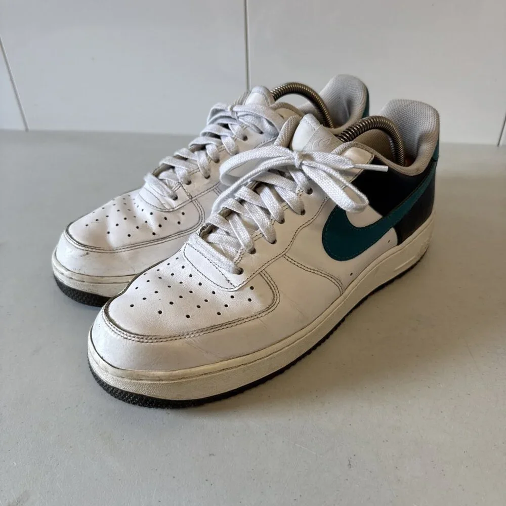 Nike product pair